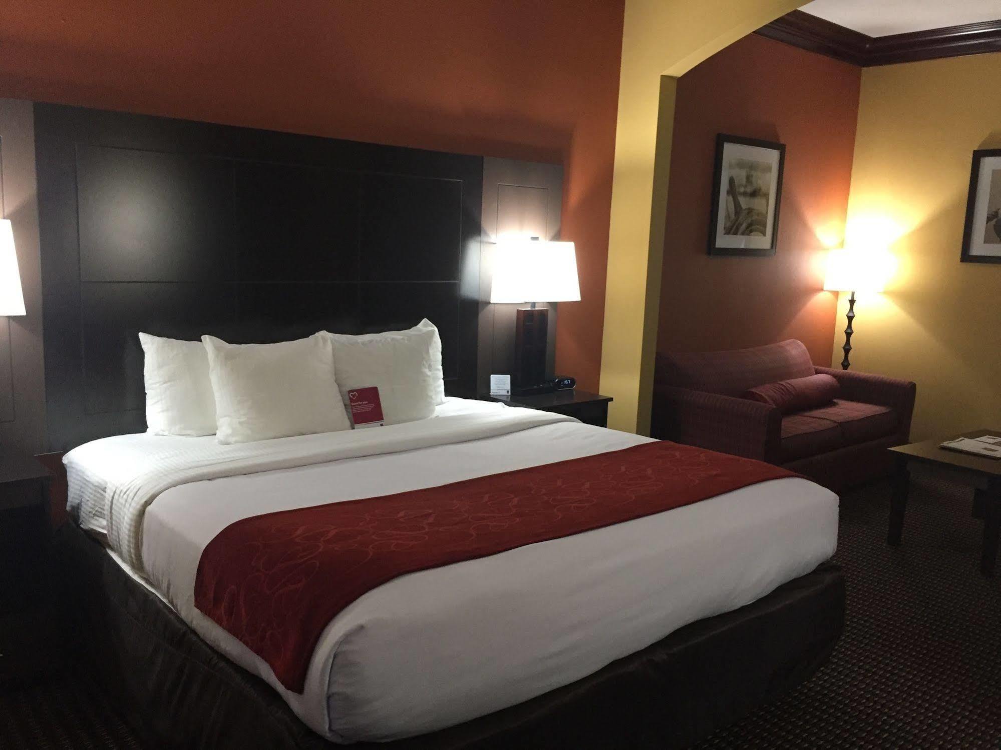 Comfort Suites Lake Jackson Clute מראה חיצוני תמונה