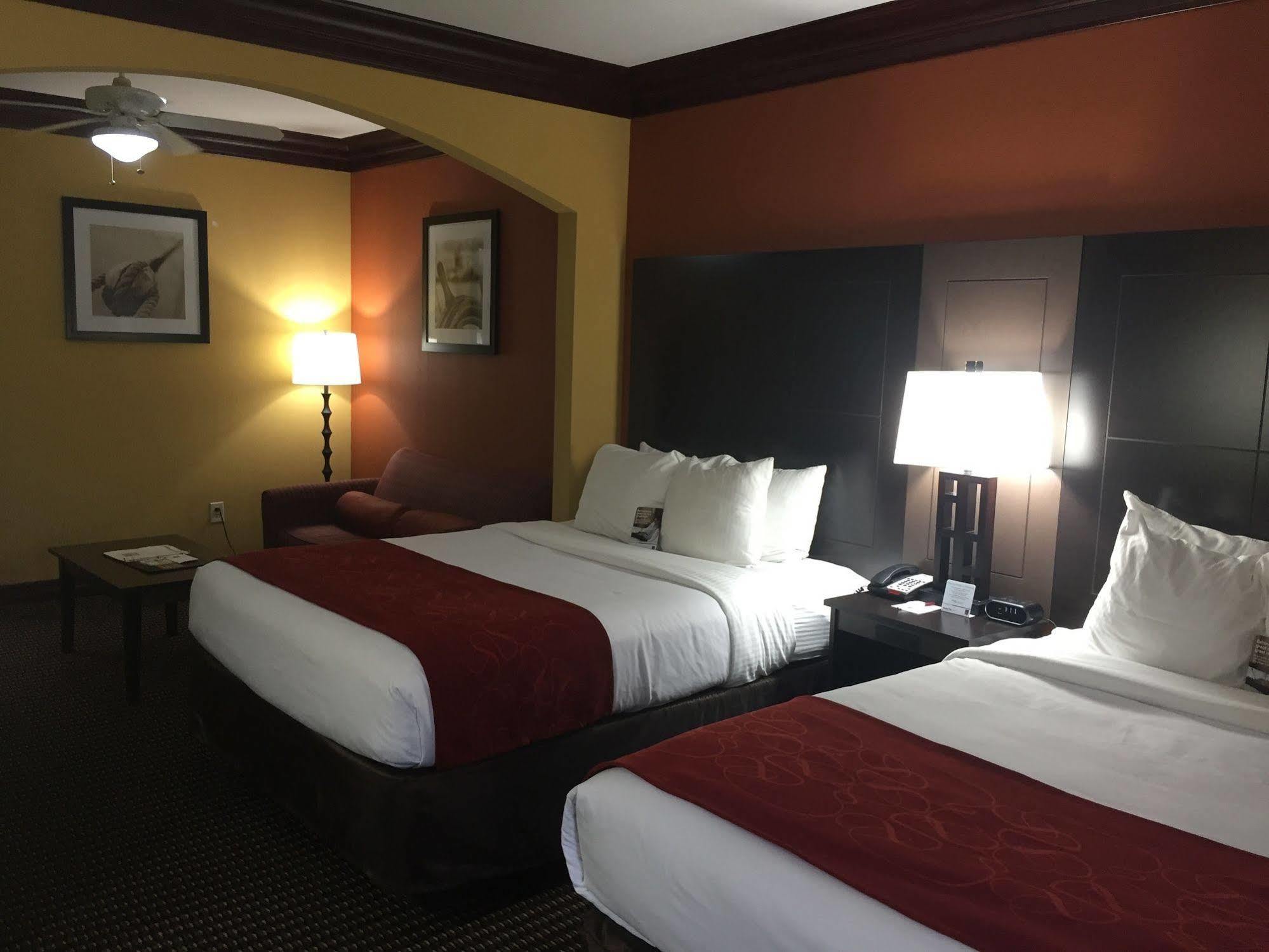 Comfort Suites Lake Jackson Clute מראה חיצוני תמונה