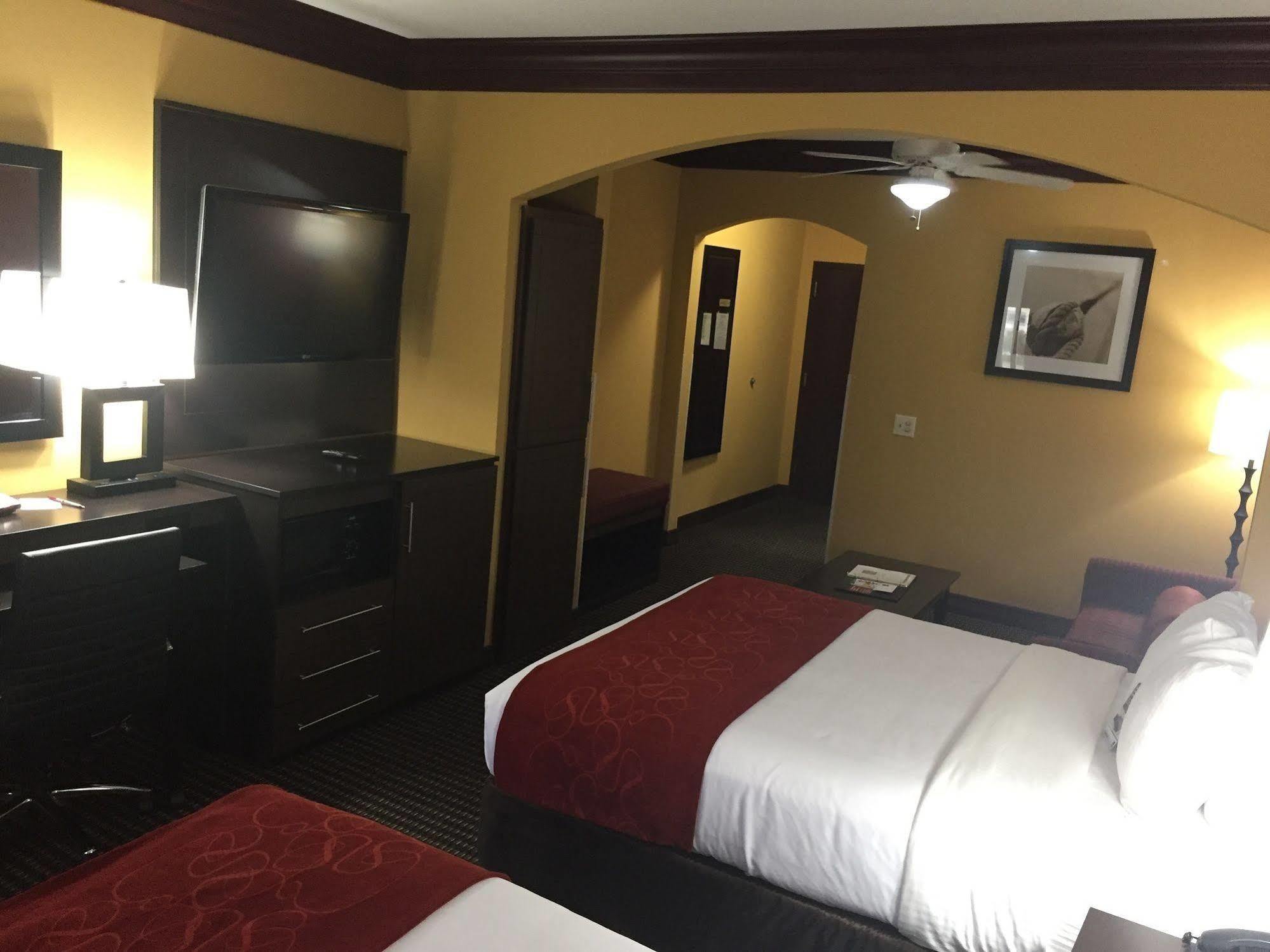 Comfort Suites Lake Jackson Clute מראה חיצוני תמונה