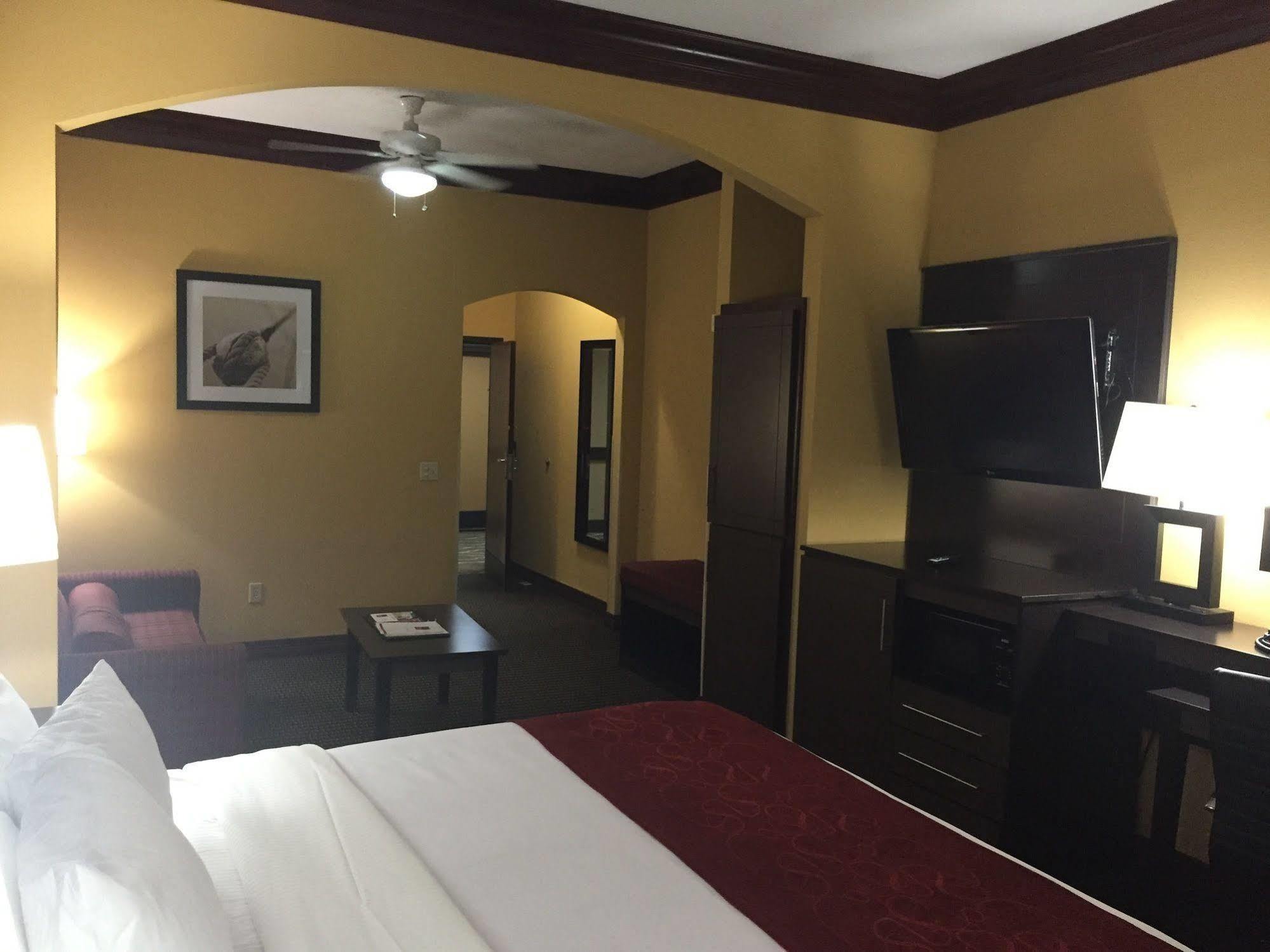 Comfort Suites Lake Jackson Clute מראה חיצוני תמונה
