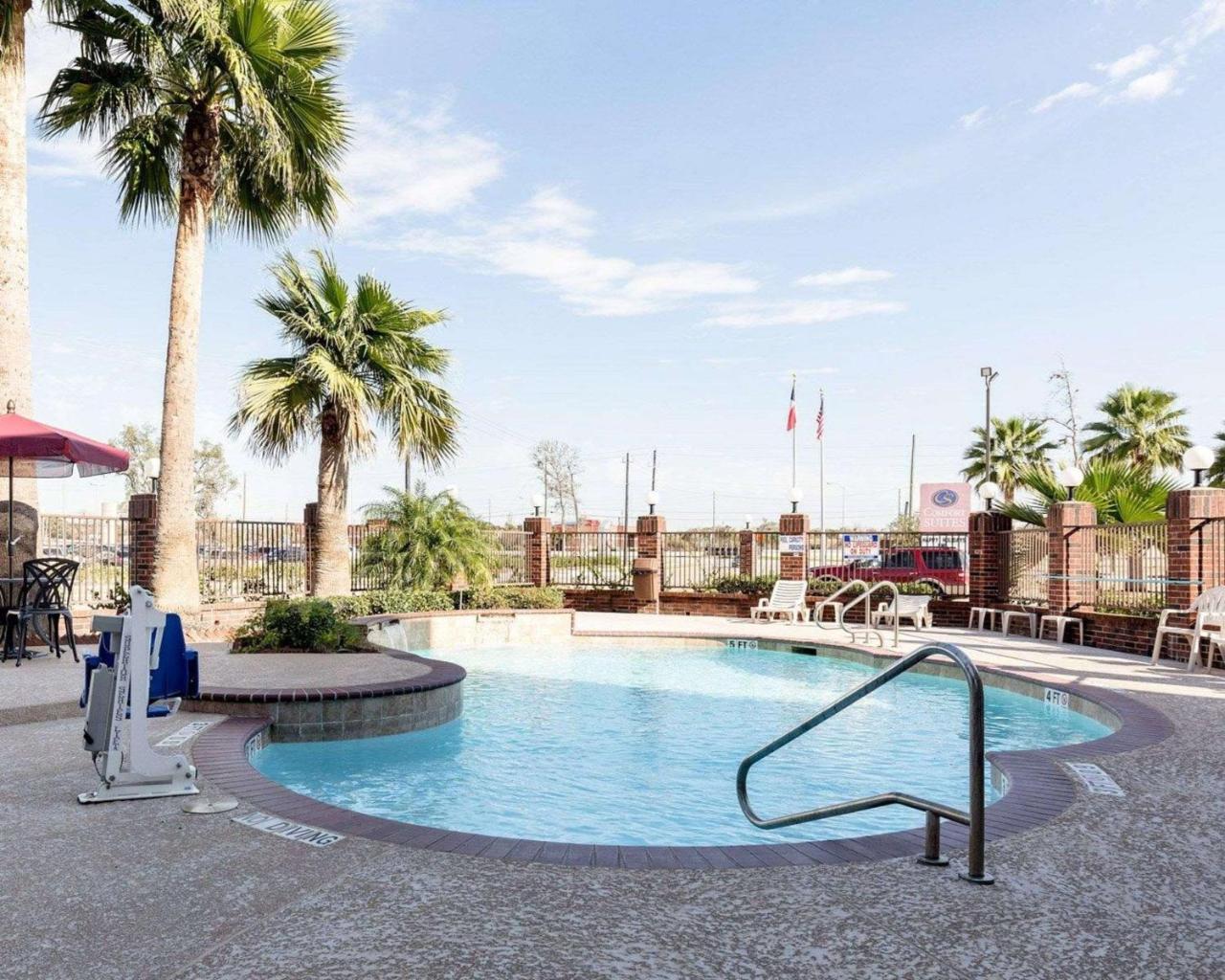 Comfort Suites Lake Jackson Clute מראה חיצוני תמונה